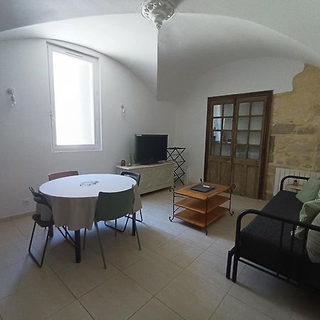 Dans Maison De Maitre, Appartement Independant. Montfrin Eksteriør billede