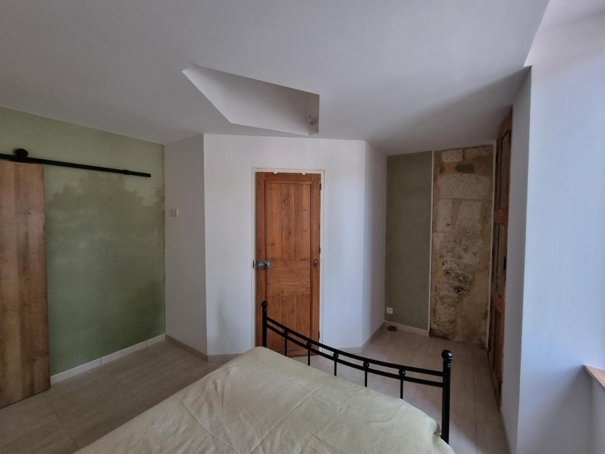 Dans Maison De Maitre, Appartement Independant. Montfrin Eksteriør billede