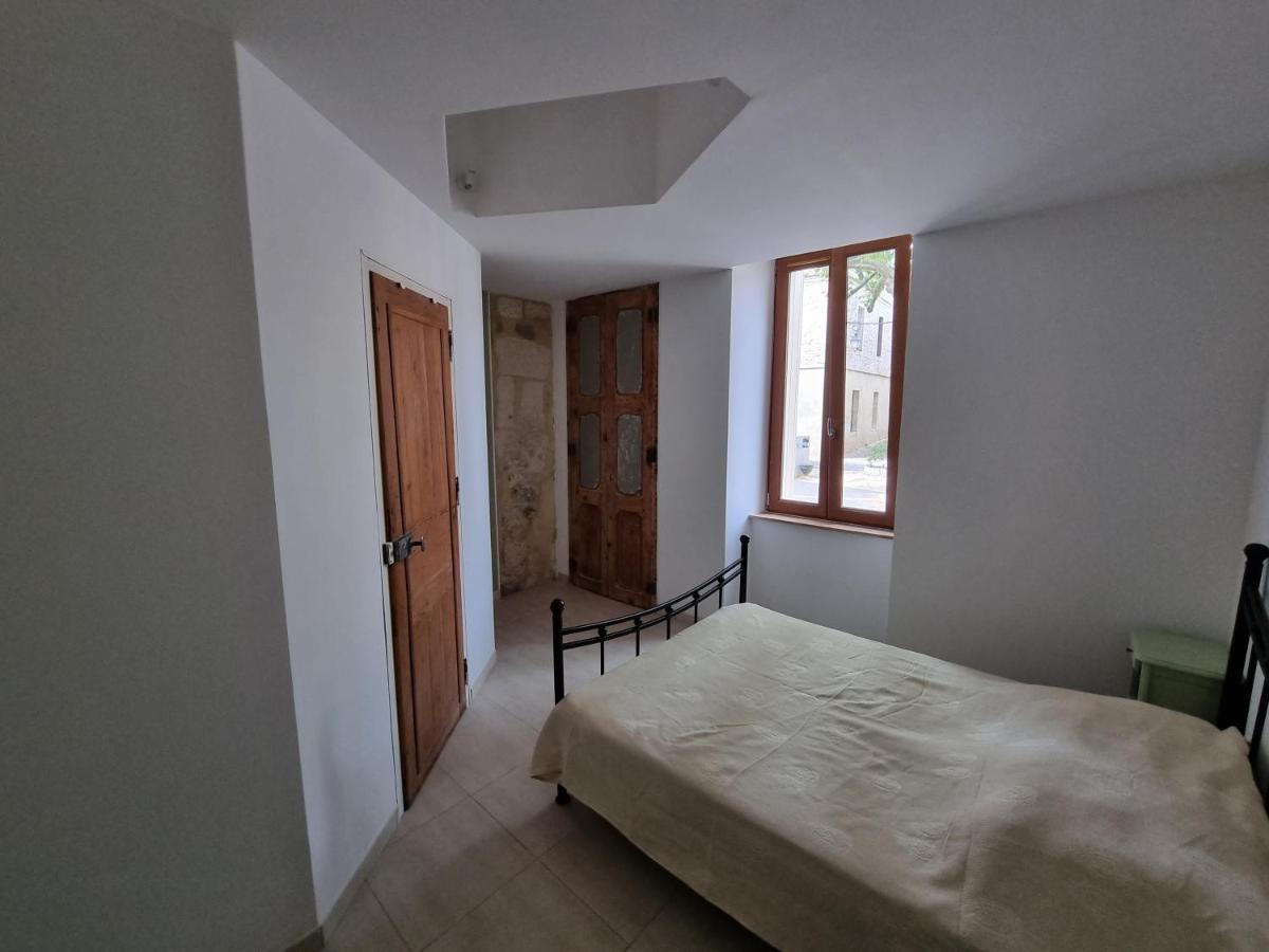 Dans Maison De Maitre, Appartement Independant. Montfrin Eksteriør billede