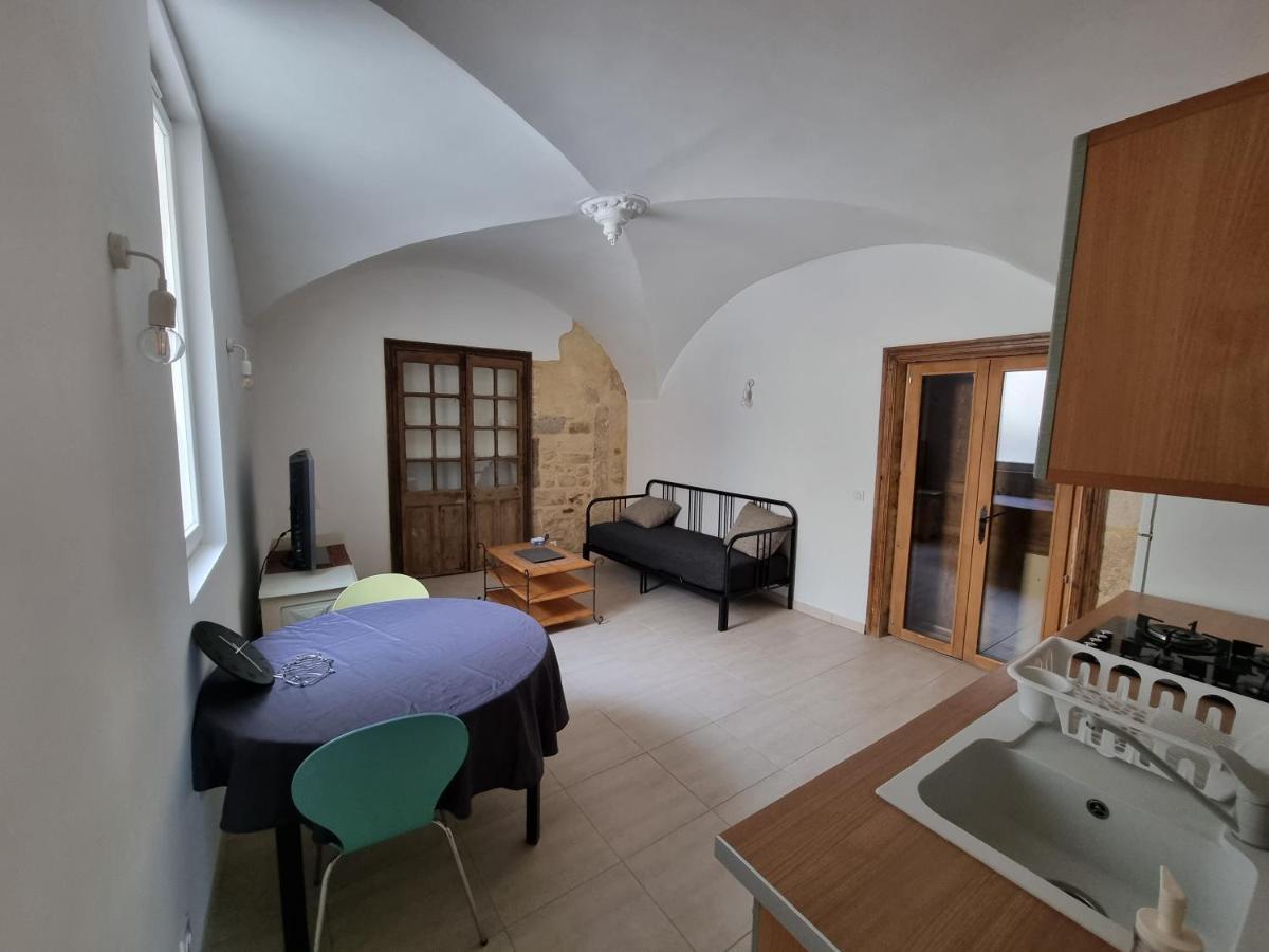 Dans Maison De Maitre, Appartement Independant. Montfrin Eksteriør billede