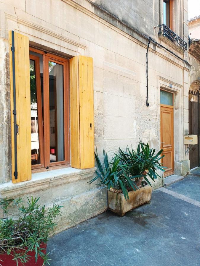 Dans Maison De Maitre, Appartement Independant. Montfrin Eksteriør billede