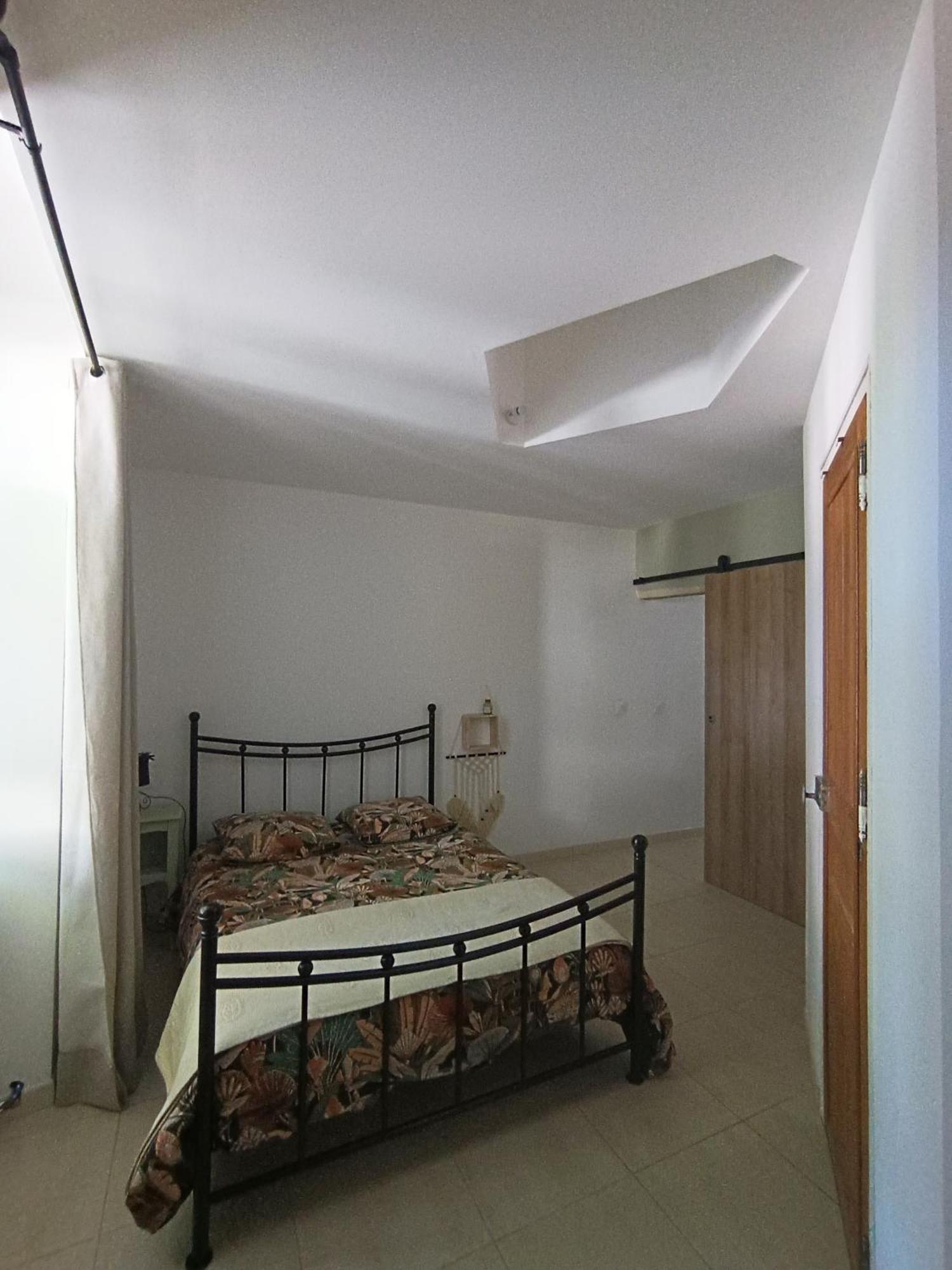 Dans Maison De Maitre, Appartement Independant. Montfrin Eksteriør billede