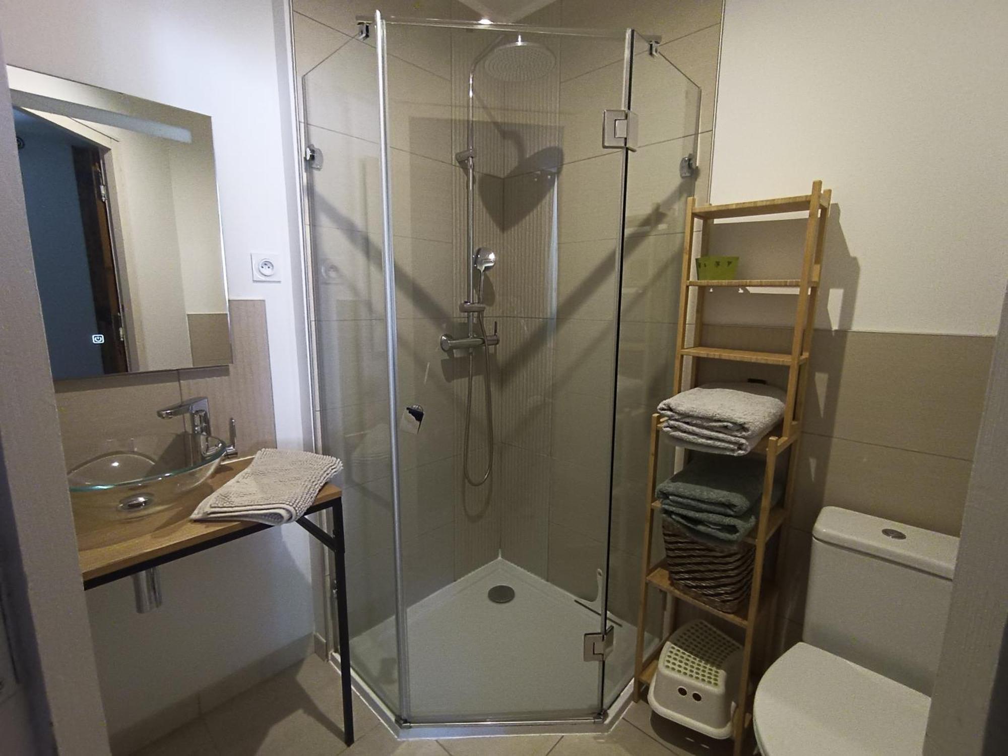 Dans Maison De Maitre, Appartement Independant. Montfrin Eksteriør billede